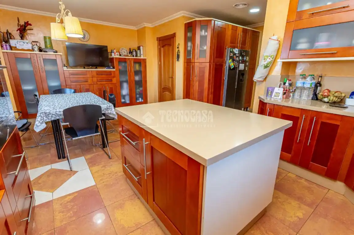 Kitchen of Houses for sale in Algeciras  with Air Conditioner and Swimming Pool