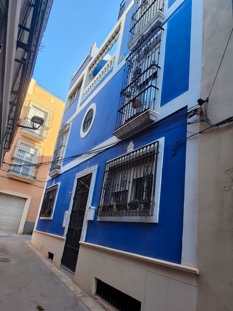 Vista exterior de Casa o xalet en venda en  Almería Capital amb Aire condicionat, Terrassa i Traster