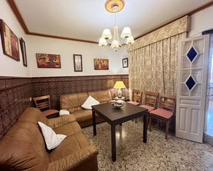 Sala d'estar de Casa adosada en venda en Bormujos amb Terrassa