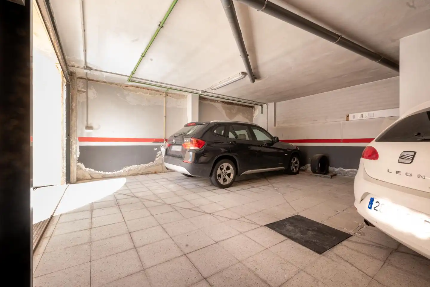 Aparcament de Casa o xalet en venda en Ávila amb Calefacció, Jardí privat i Terrassa
