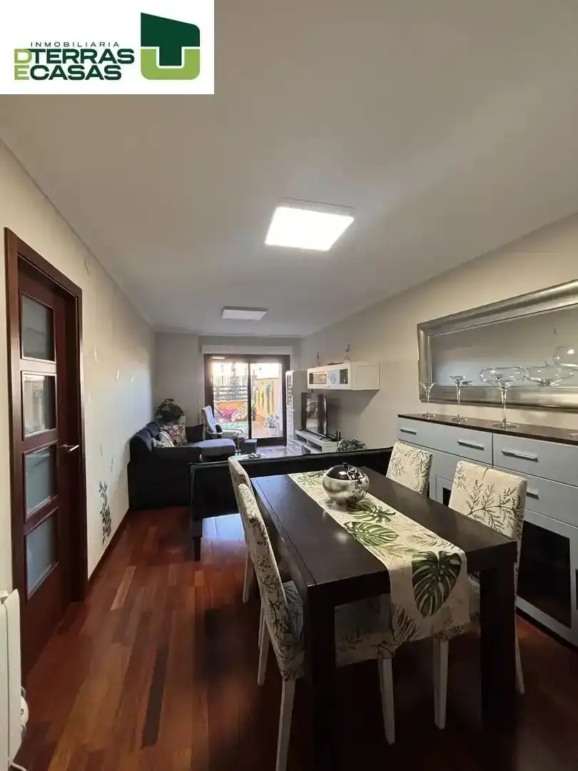 Sala de estar de Piso en venta en O Grove   con Aire acondicionado, Terraza y Trastero