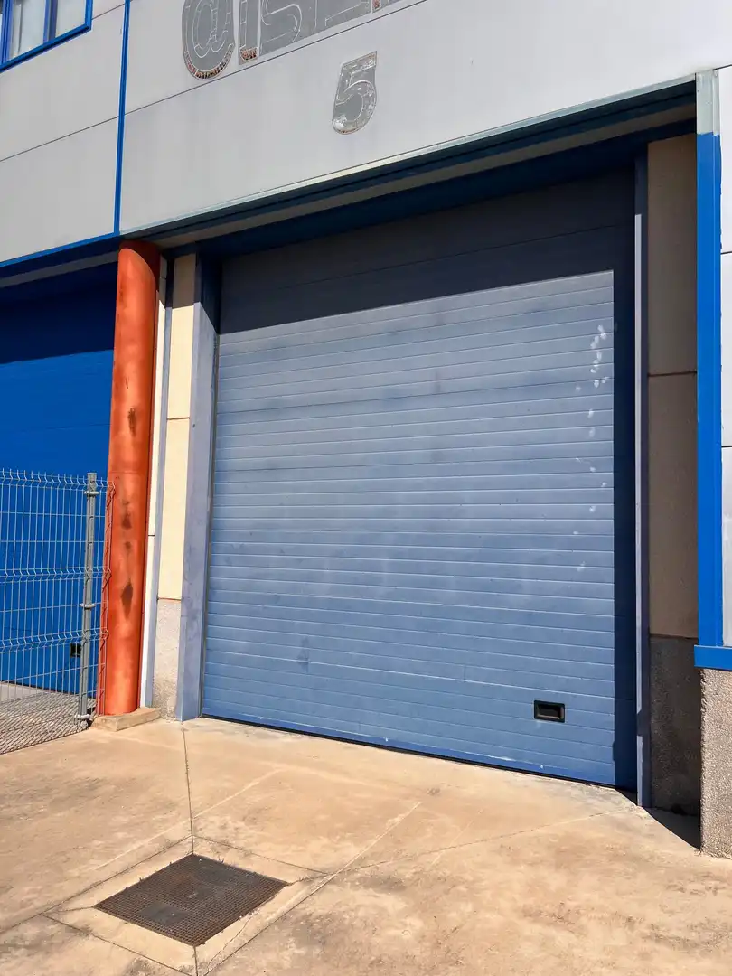 Vista exterior de Nave industrial en venta en Camas