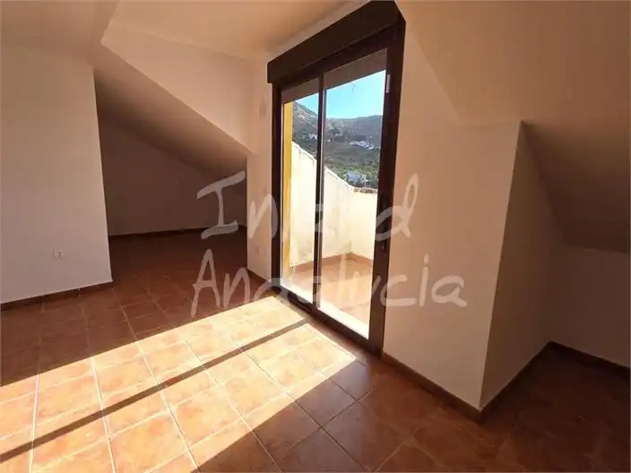 Apartamento en venta en Alcaucín con Piscina comunitaria