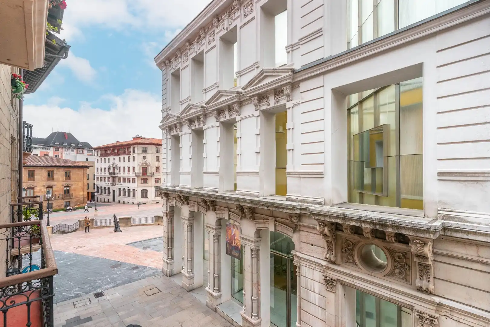 Außenansicht von Wohnung zum Verkauf in Oviedo  mit Heizung, Möbliert und Balkon
