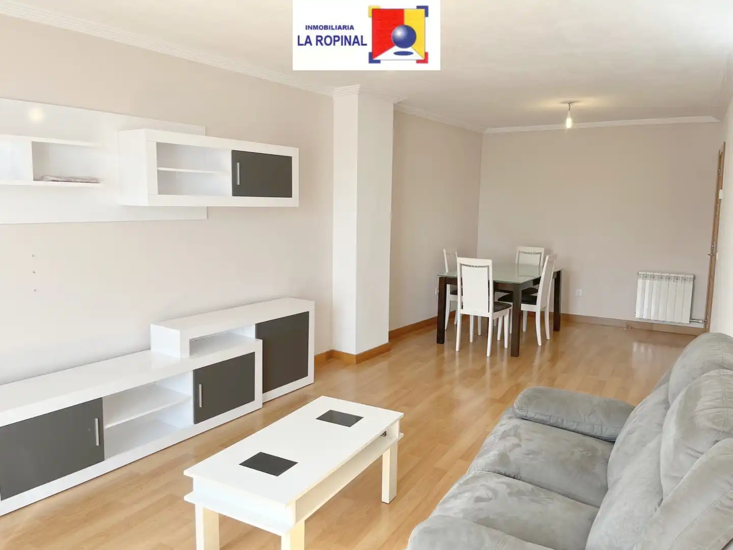 Living room of Flat for sale in Castellanos de Moriscos  with Heating, Parquet flooring and Furnished