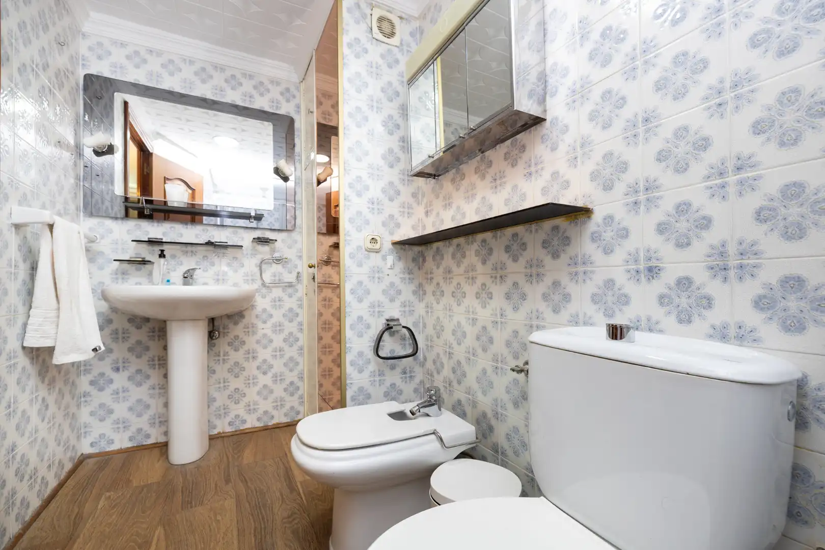 Badezimmer von Wohnung zur Miete in Granada mit Klimaanlage, Möbliert und Waschmaschine