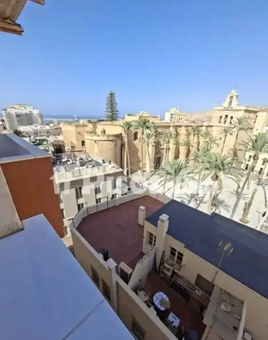 Vista exterior de Ático de alquiler en Almería con Amueblado