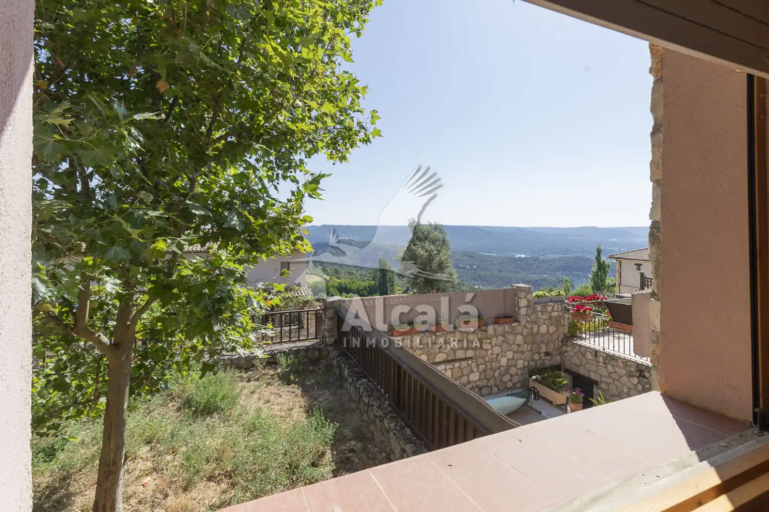 Terrassa de Casa adosada en venda en Alocén amb Calefacció