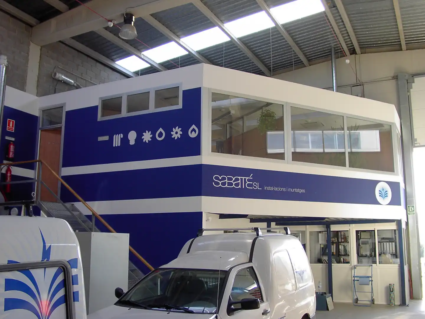 Nave industrial en venta en Carrer Gil-Vernet, imagen 2