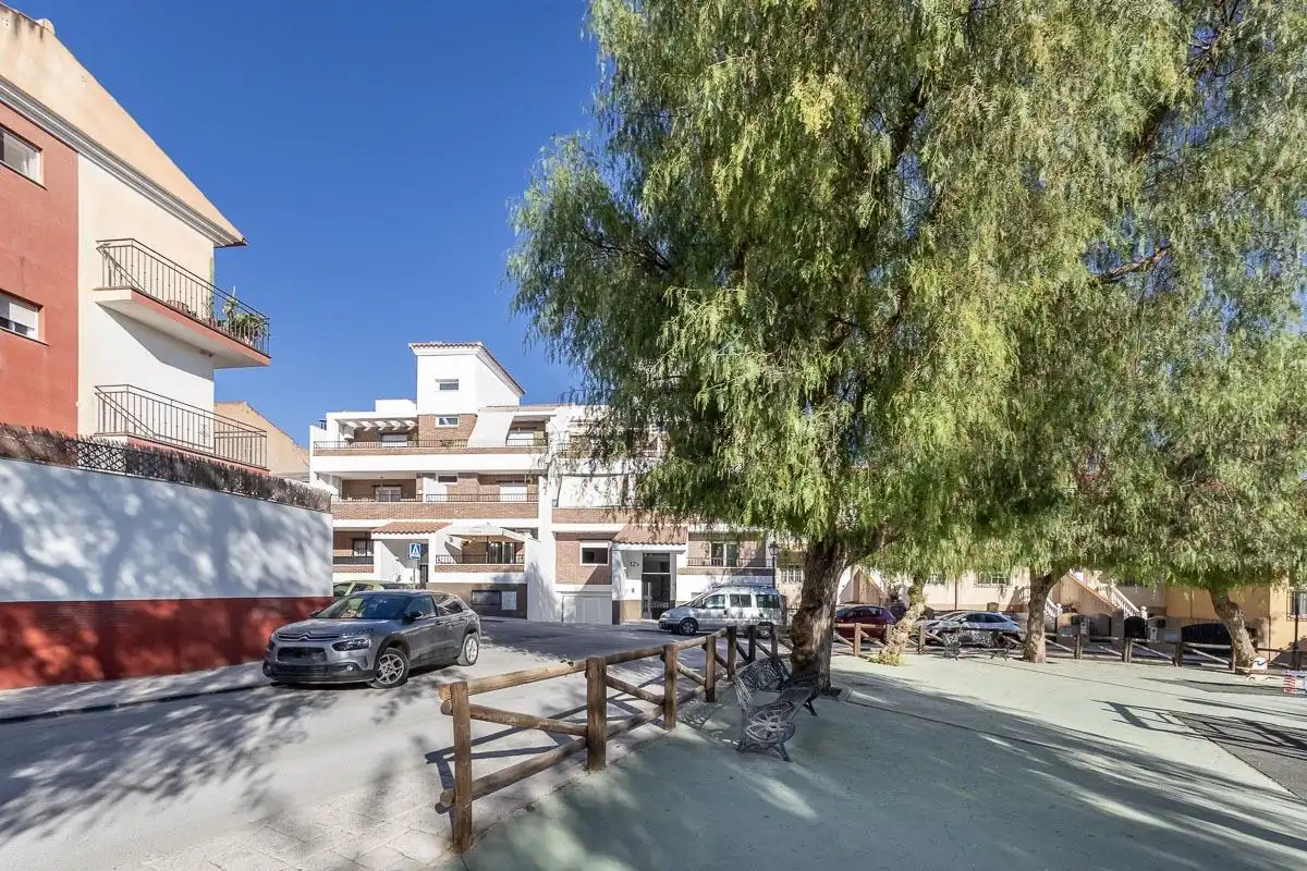 Vista exterior de Piso en venta en Las Gabias con Terraza y Trastero