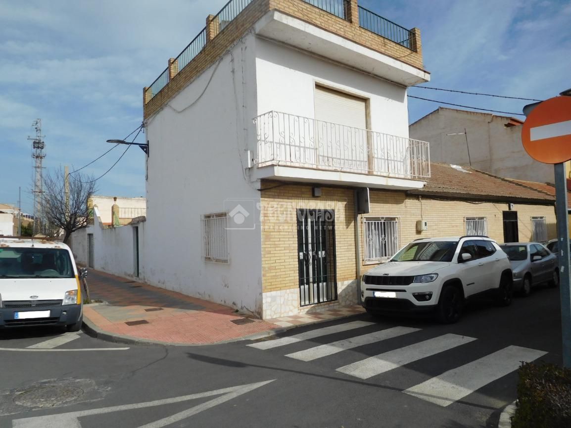 Vista exterior de Casa o xalet en venda en Armilla amb Terrassa