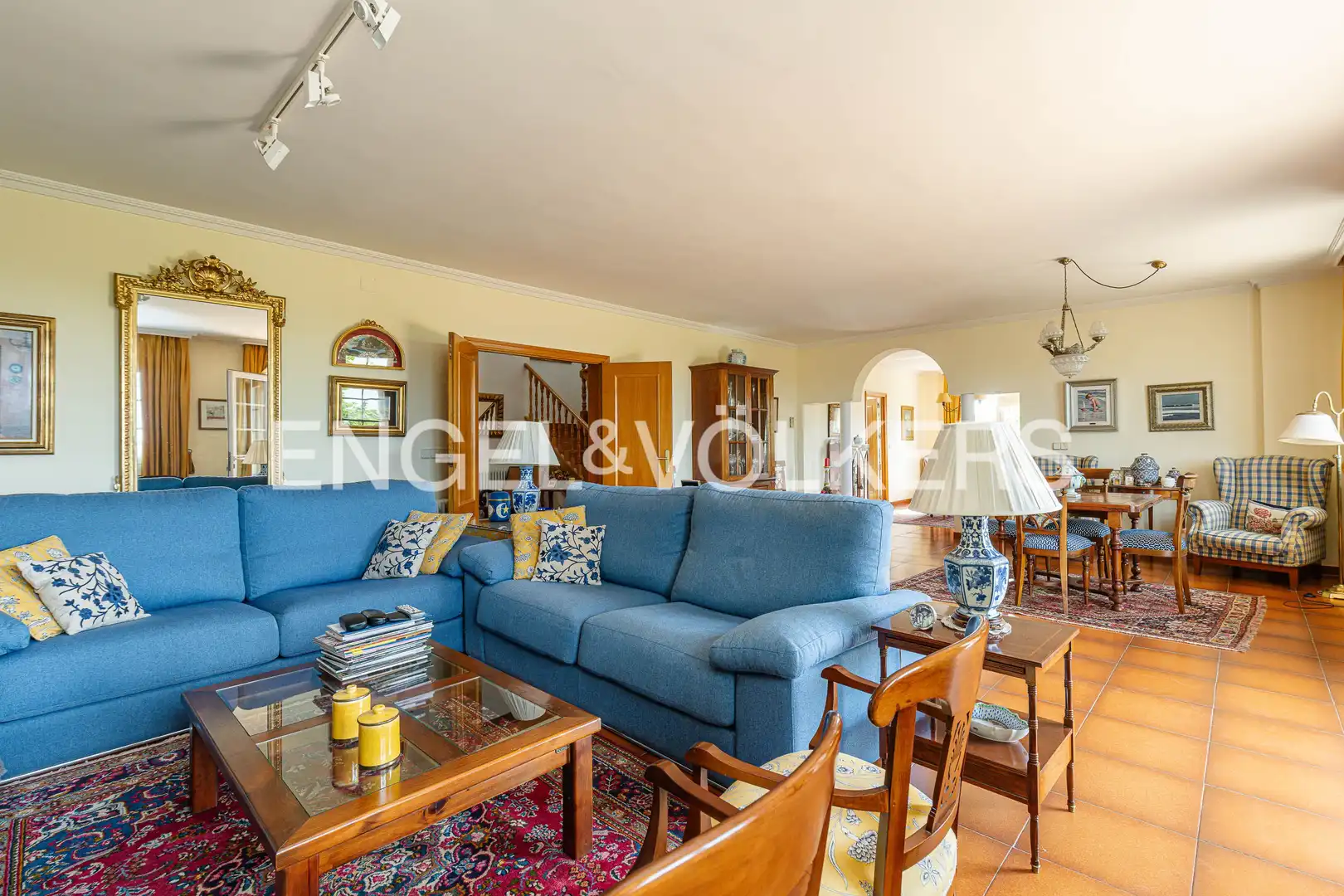 Sala d'estar de Casa o xalet en venda en Torrelodones amb Calefacció, Jardí privat i Terrassa