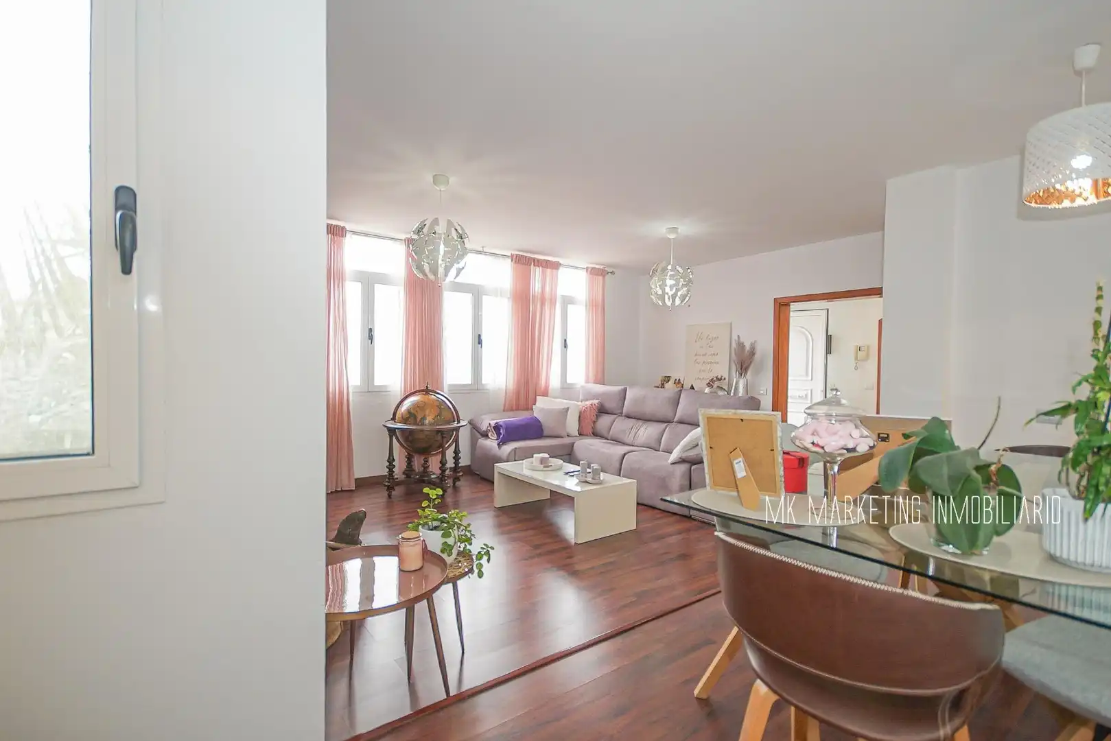 Sala d'estar de Casa adosada en venda en Santa Brígida amb Aire condicionat, Parquet i Terrassa