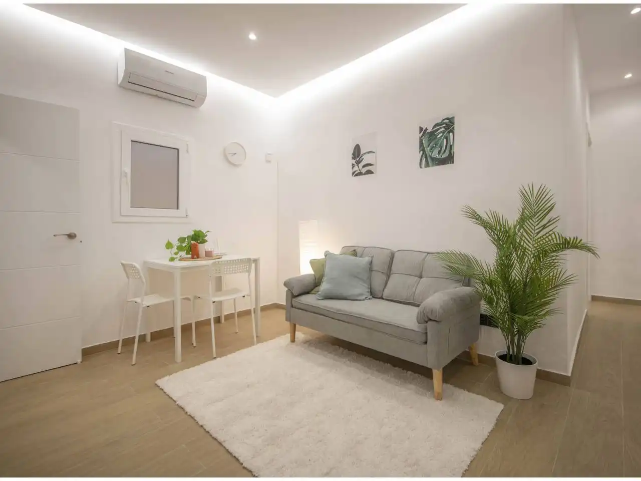 Living room of Flat for sale in Esplugues de Llobregat  with Air Conditioner, Parquet flooring and Terrace