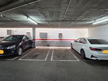 Einzelparkplatz zum Verkauf in Carrer de Canalejas 78