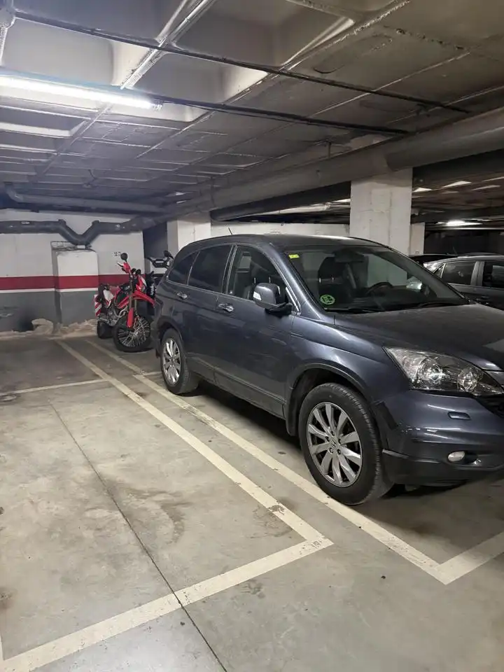 Aparcament de Pis en venda en Badalona amb Aire condicionat, Calefacció i Parquet