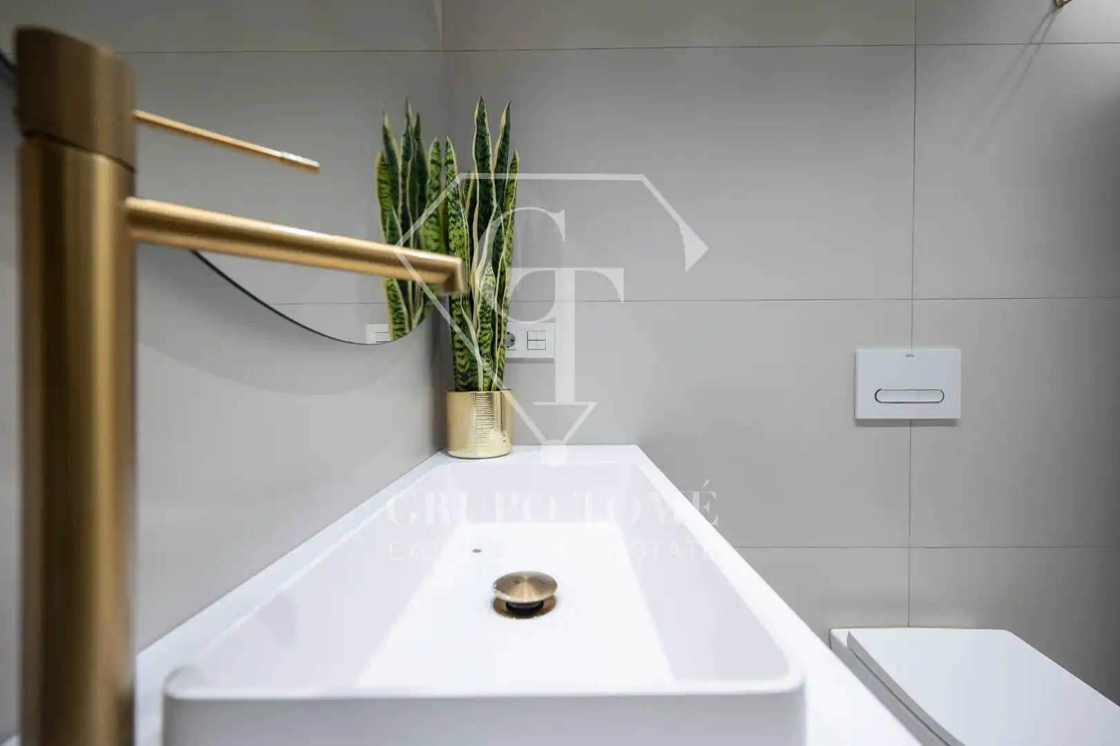 Baño de Piso en venta en Donostia - San Sebastián  con Calefacción y Balcón