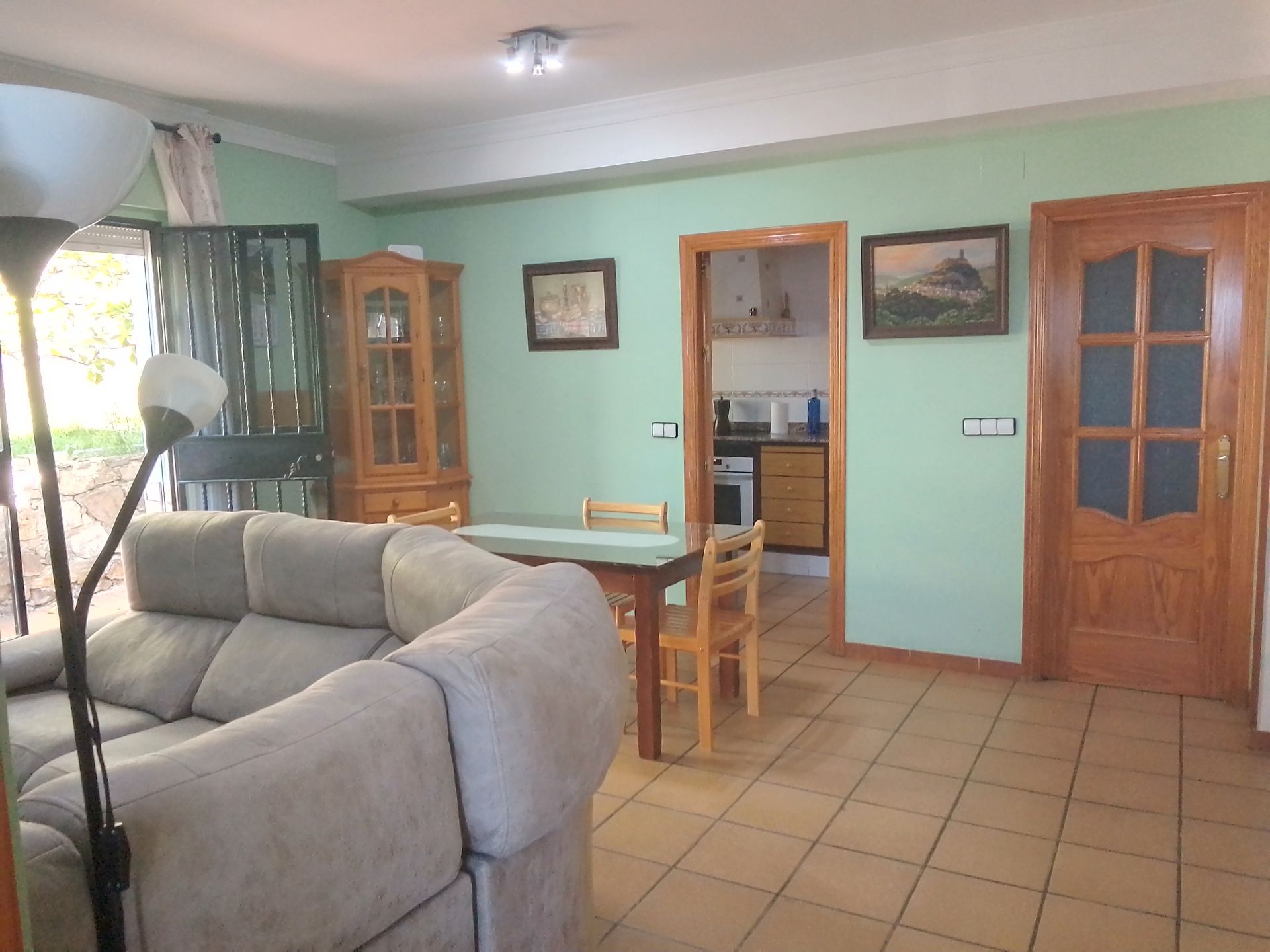 Sala d'estar de Casa o xalet en venda en Ubrique amb Jardí privat, Terrassa i Balcó