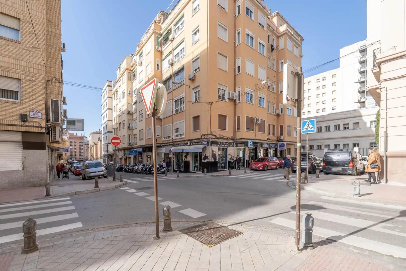 Vista exterior de Piso en venta en Granada