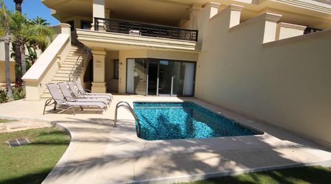 Foto 2 de Ático de alquiler en N/a, -1, Puerto Banús, Marbella