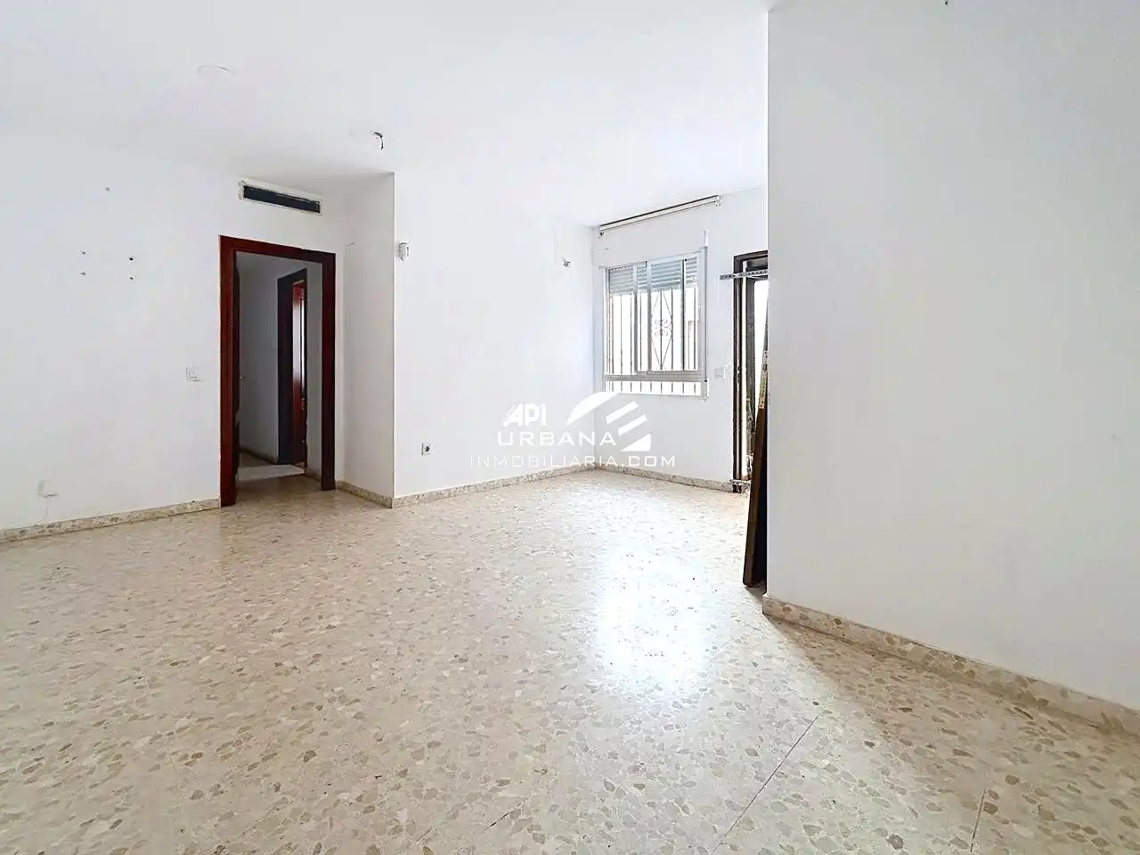 Vista exterior de Planta baja en venta en Lucena con Trastero
