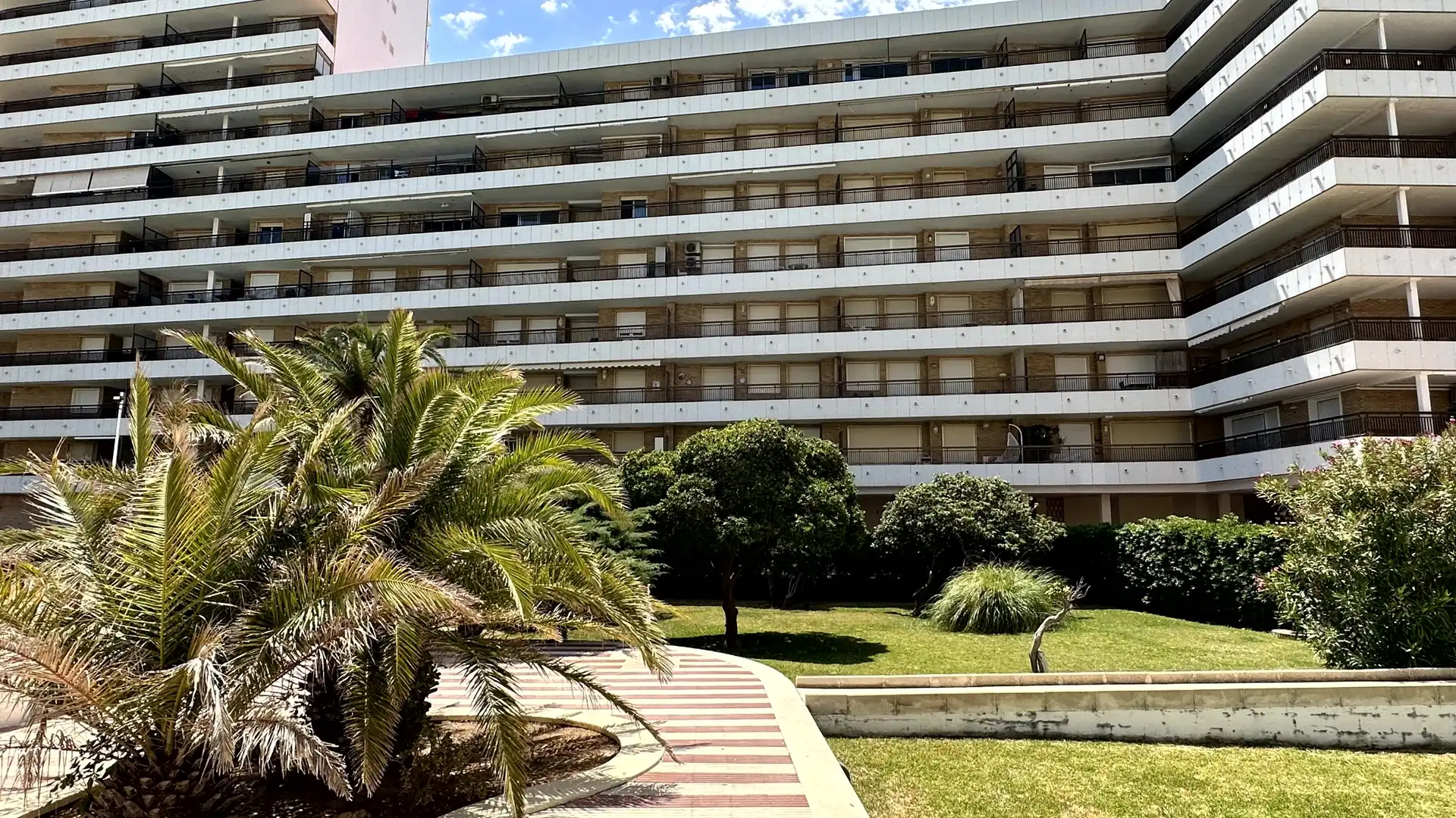 Vista exterior de Apartamento de alquiler en Gandia con Terraza, Amueblado y Horno