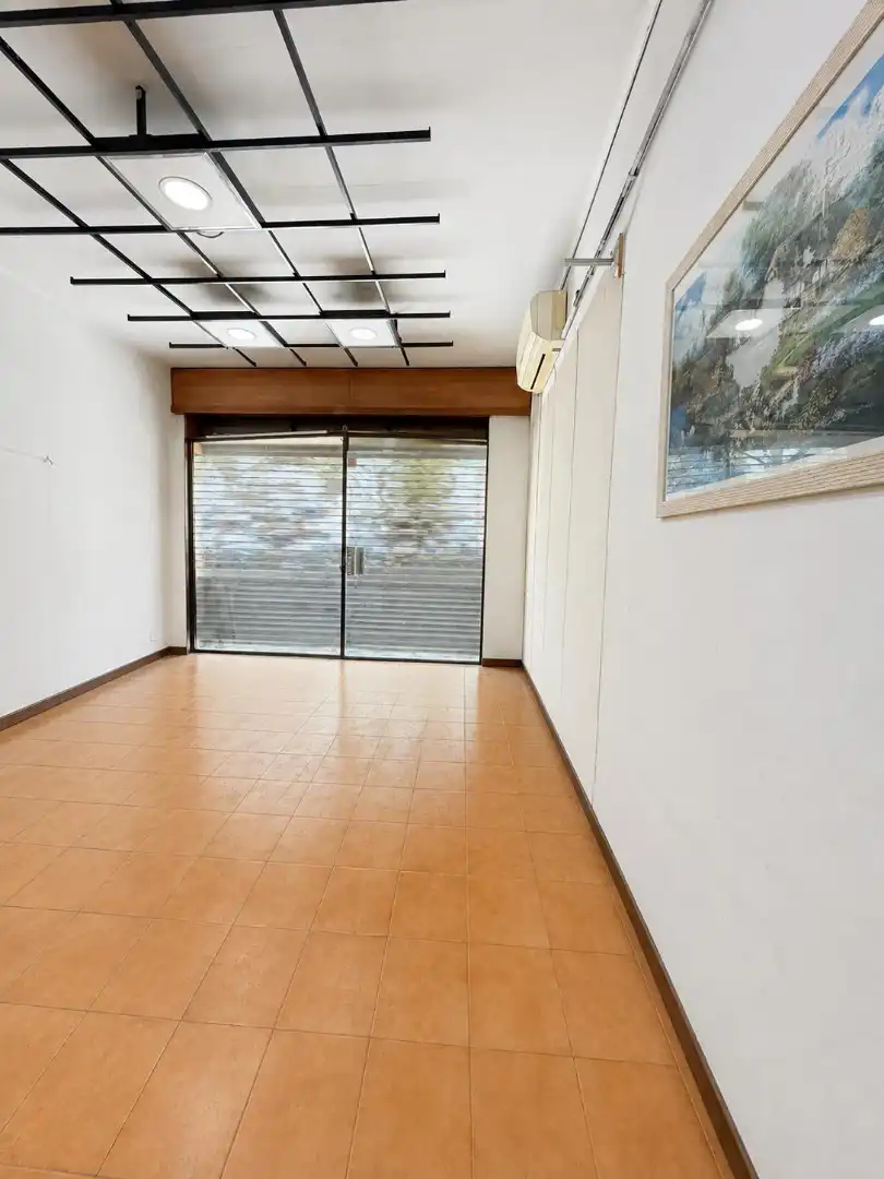 Local de lloguer en Can Serra - Pubilla Cases