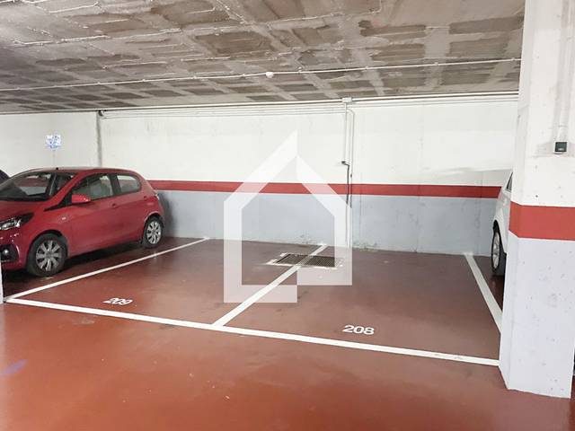 Garaje en Alquiler en Carrer Alcalde Mariano Beviá en Parque Lo Torrent