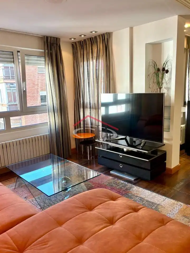 Living room of Flat for rent in León Capital   with Heating, Parquet flooring and Terrace