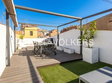 Terraced house with balcony for sale in Sant Andreu