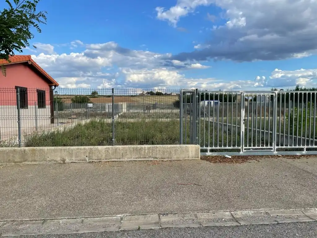 Residential land for sale in Hervías