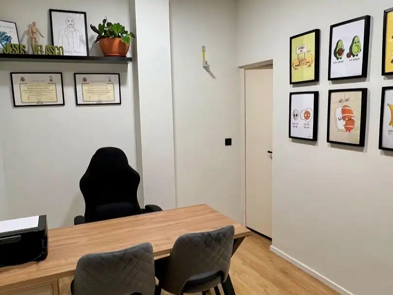 Office for rent in Sevilla  with Air Conditioner, Heating and Furnished