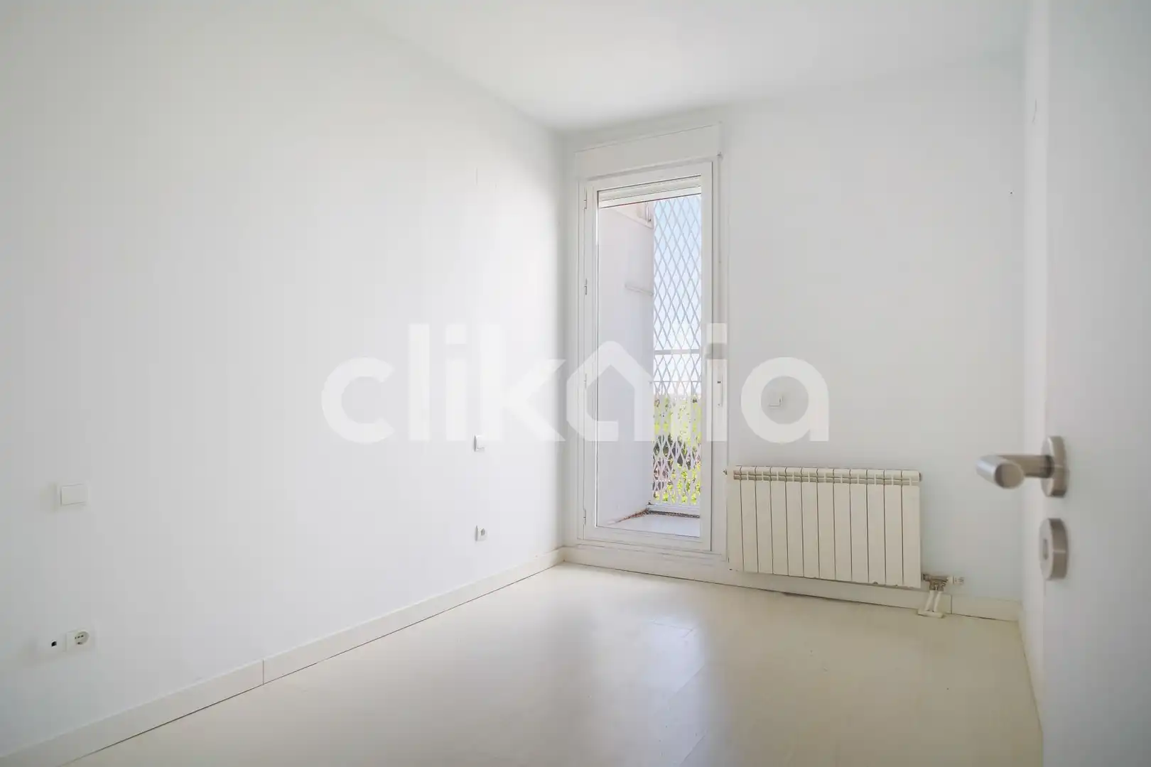 Habitación de Piso en venta en Madrid con Calefacción, Terraza y Trastero