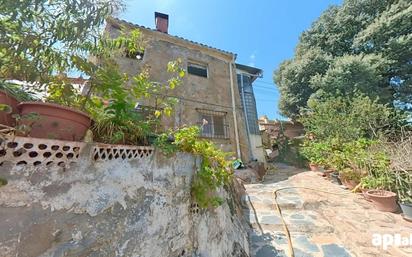 Vista exterior de Casa o xalet en venda en Sant Vicenç Dels Horts amb Piscina