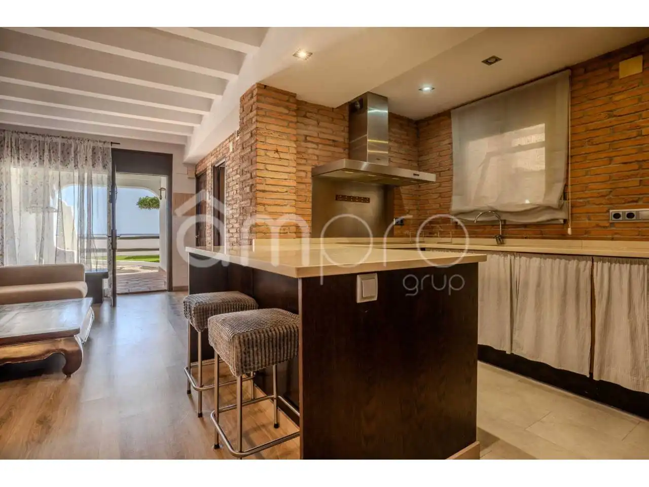 Cocina de Piso en venta en Vilanova i la Geltrú con Aire acondicionado, Parquet y Terraza