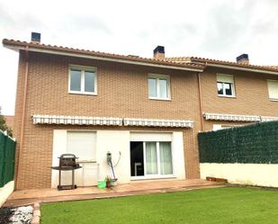 Exterior view of Single-family semi-detached for sale in Estella / Lizarra  with Heating and Private garden