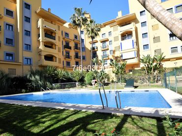Piso con balcón en venta en Avenida Pablo Ruiz Picasso 11