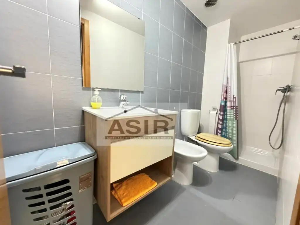 Bany de Pis en venda en Alzira amb Aire condicionat i Terrassa