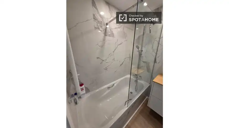 Badezimmer von Wohnung zur Miete in Parque Empresarial