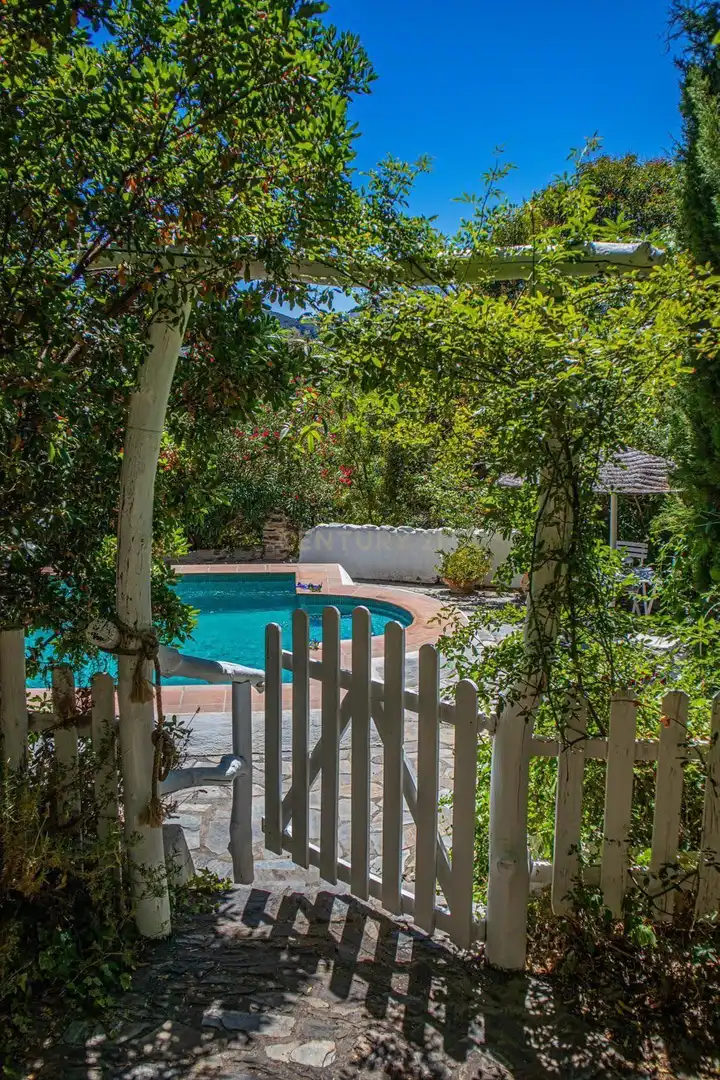 Jardín de Casa o chalet en venta en La Taha con Jardín privado, Trastero y Piscina