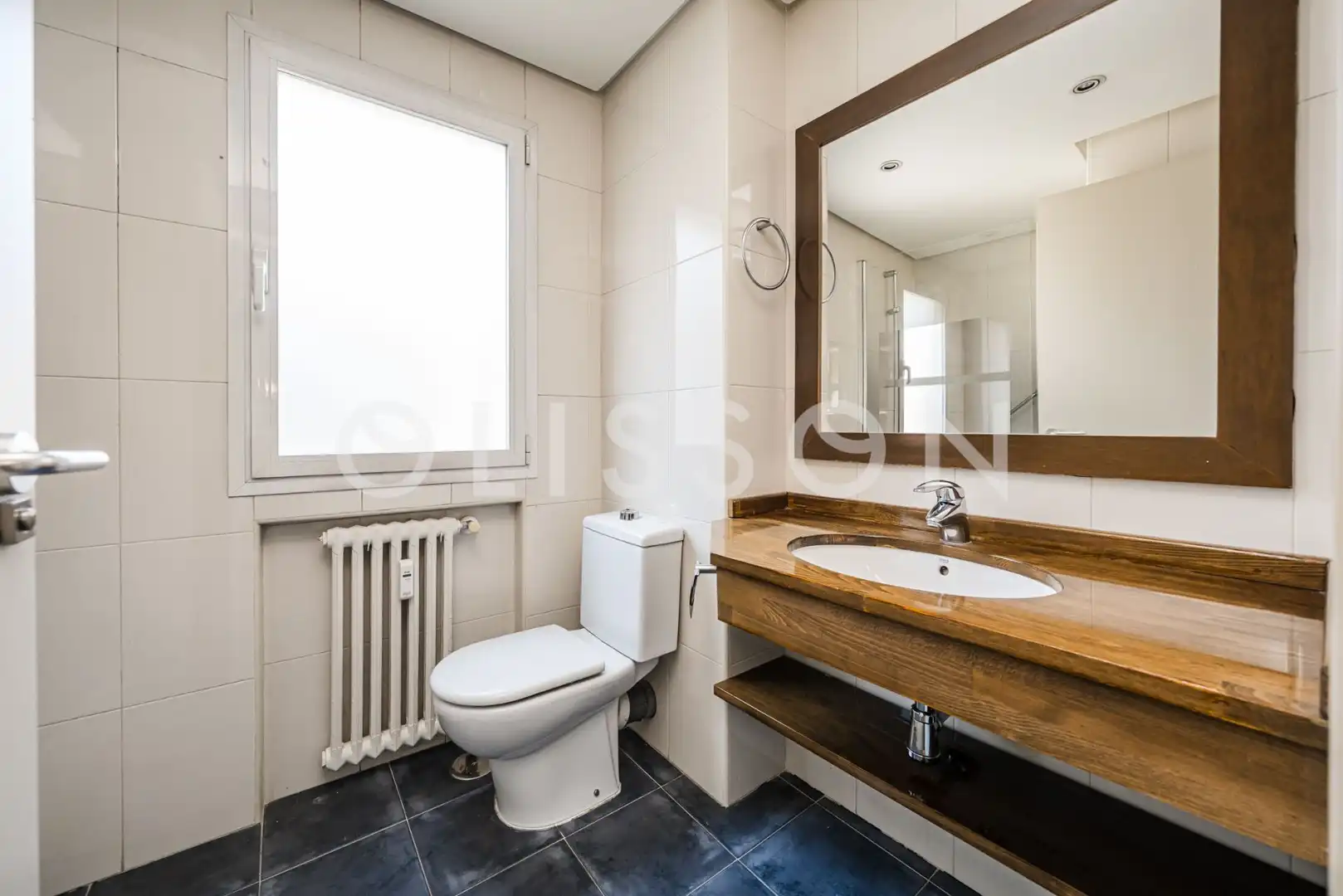 Bany de Apartament en venda en Madrid amb Aire condicionat i Traster