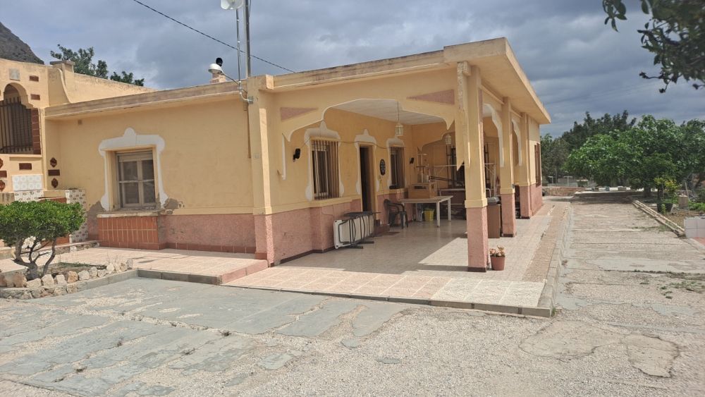 Vista exterior de Finca rústica en venda en Hondón de las Nieves / El Fondó de les Neus amb Calefacció, Jardí privat i Traster