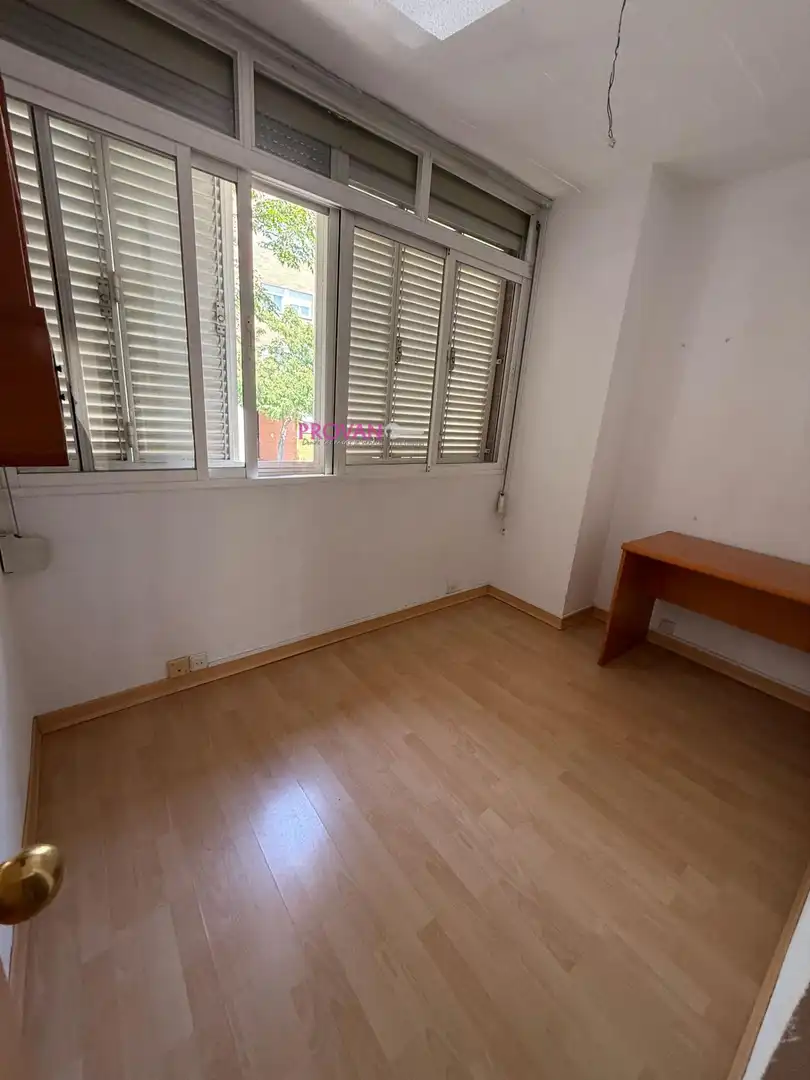 Dormitori de Casa adosada en venda en Torrejón de Ardoz amb Aire condicionat, Calefacció i Terrassa