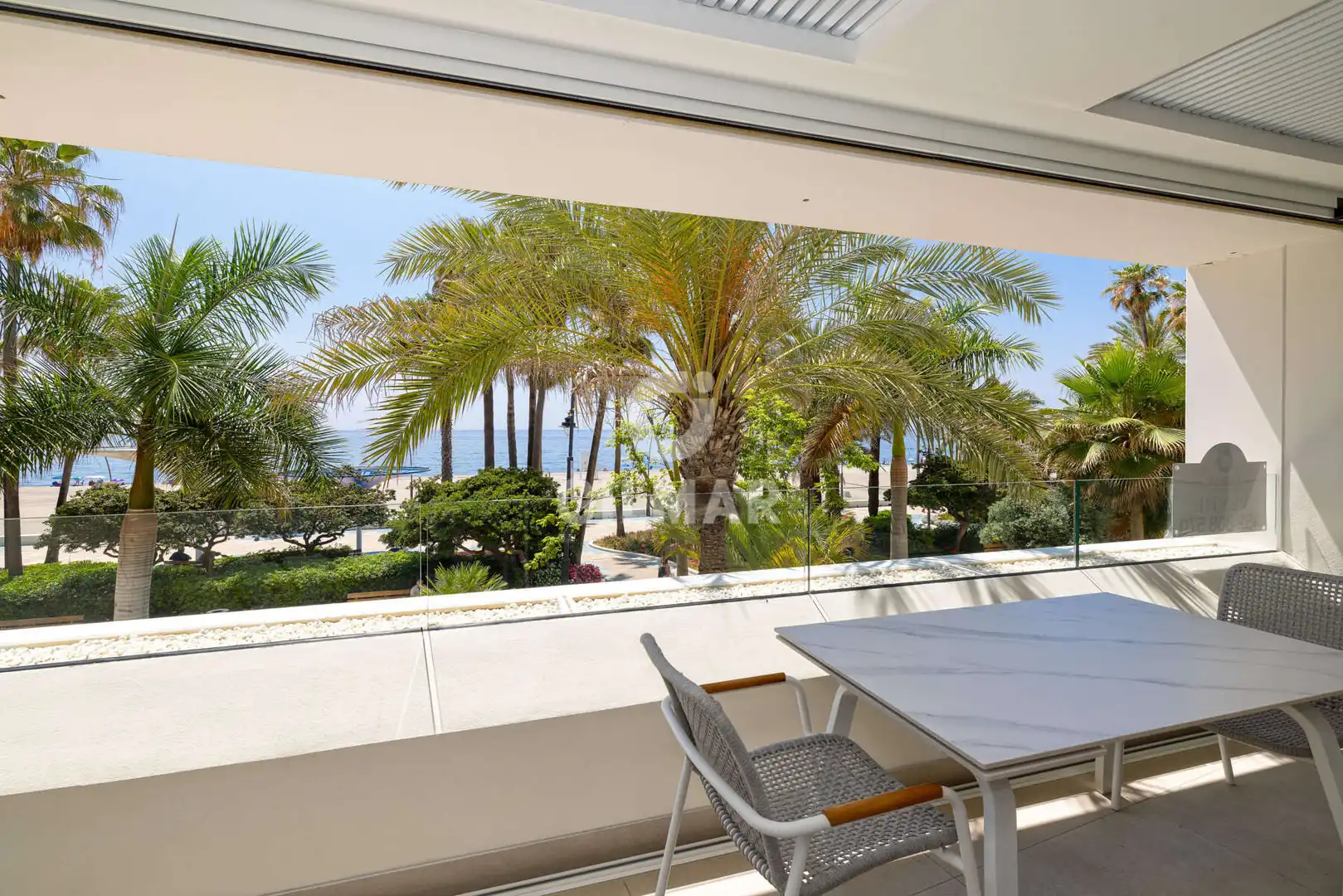 Apartament amb terrassa en venda a Estepona Pueblo