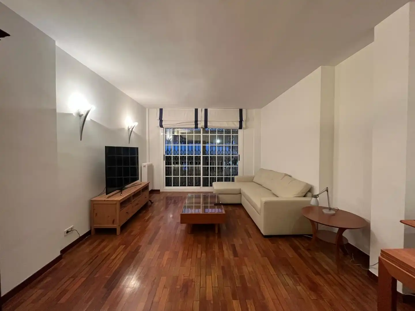 Wohnzimmer von Wohnung zum Verkauf in Barcelona mit Klimaanlage, Heizung und Parkett