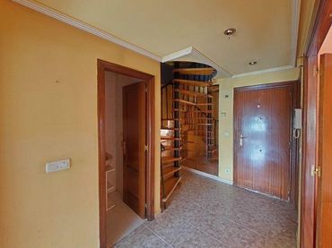 Dúplex amb ascensor en venda a Laviana
