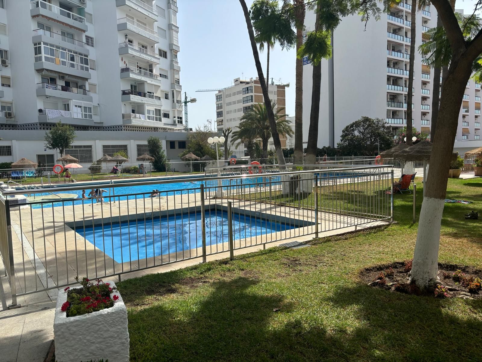 Swimming pool of Apartment to rent in Benalmádena  with Terrace, Furnished and Community pool