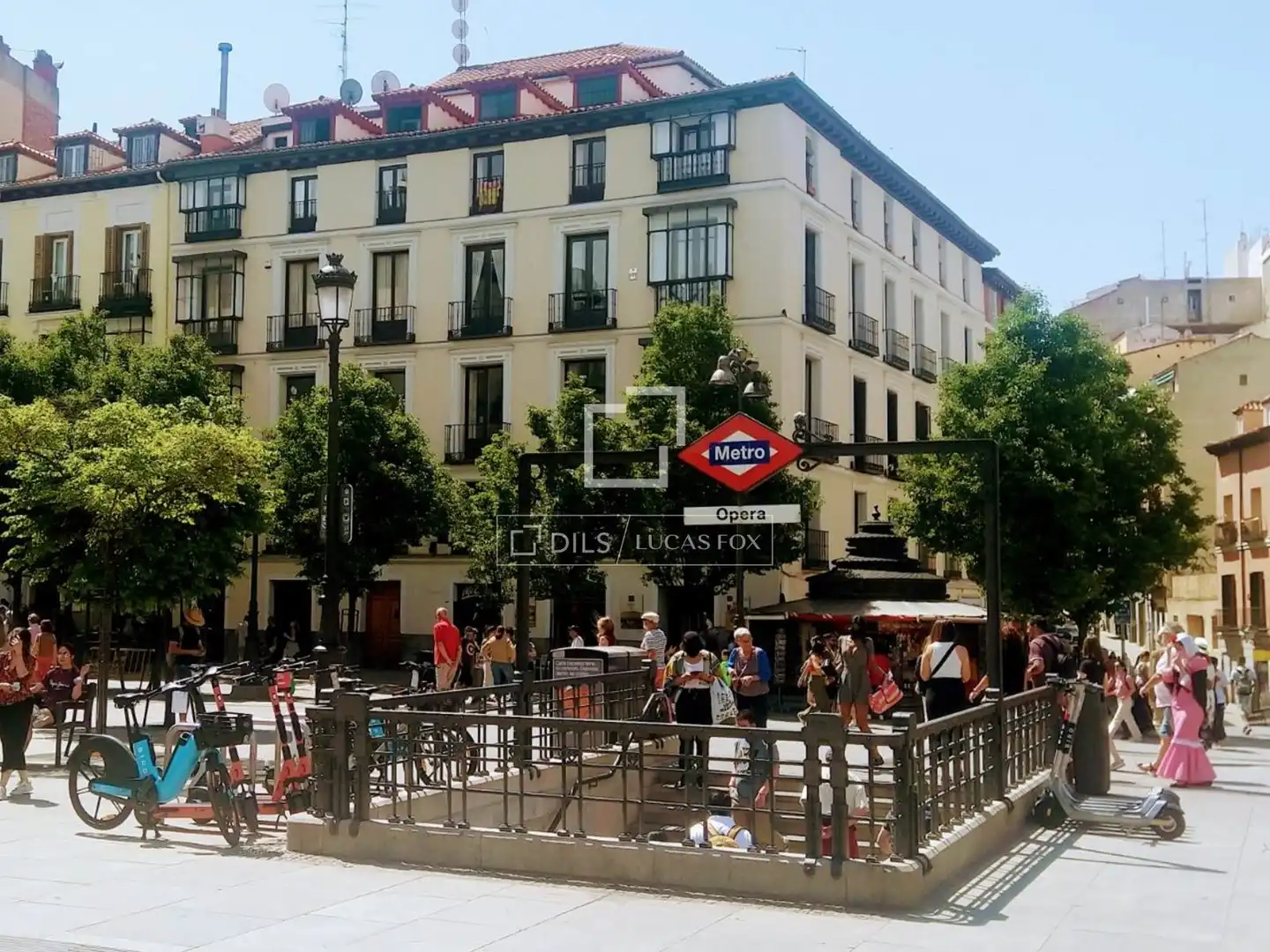 Exterior view of Flat for sale in Madrid  with Air Conditioner, Heating and Storage room