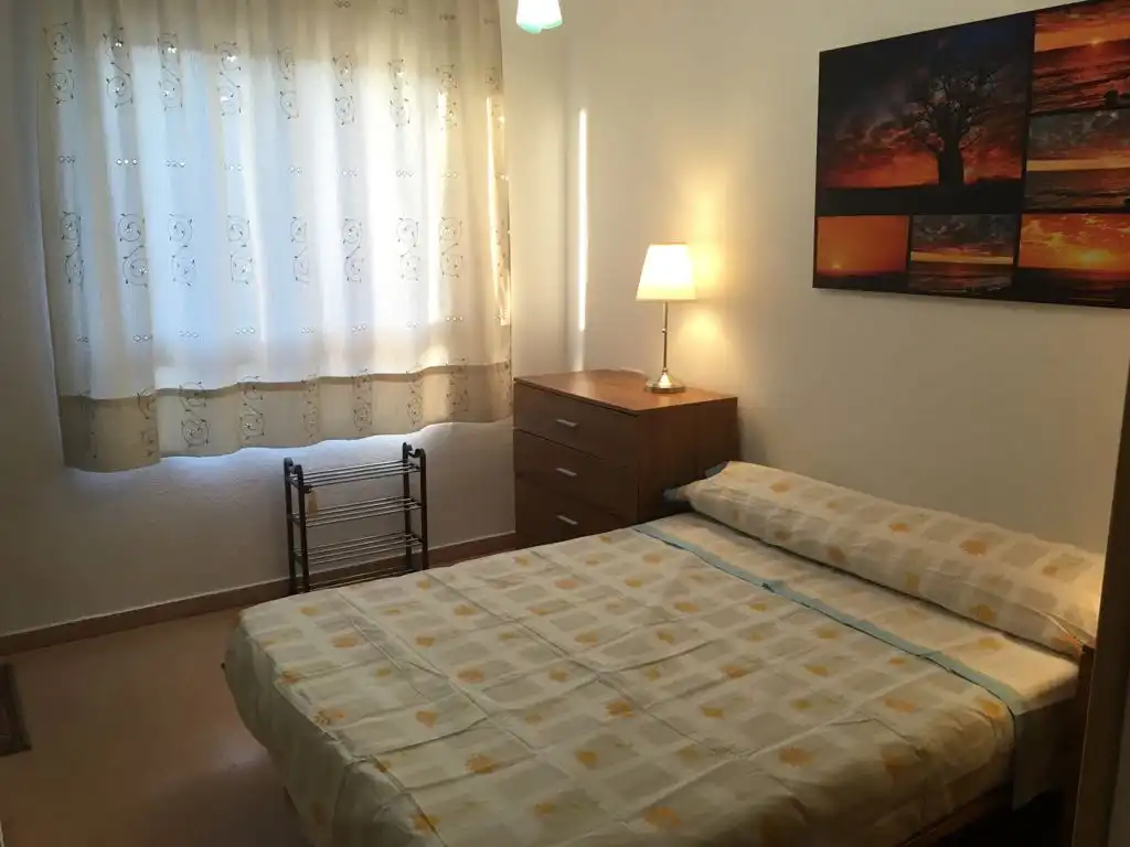 Habitación de Apartamento en venta en Guardamar del Segura con Aire acondicionado, Amueblado y Lavadora