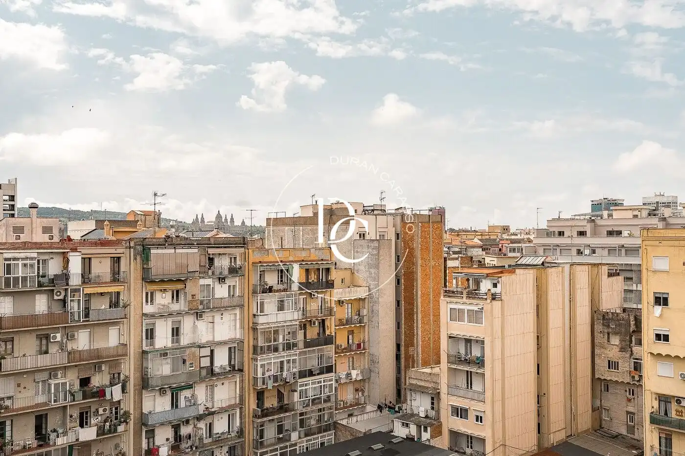 Außenansicht von Dachboden zum Verkauf in Barcelona mit Klimaanlage, Heizung und Terrasse